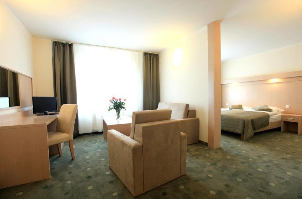 Hotel Cieplice Medi & Spa Jelenia Góra Kültér fotó